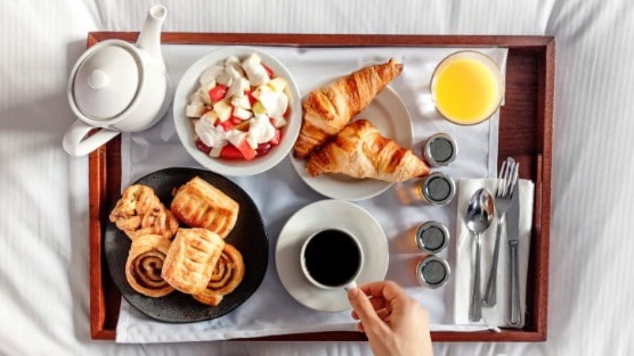 Café da manhã no hotel: regimes de alimentação — Vai com elas